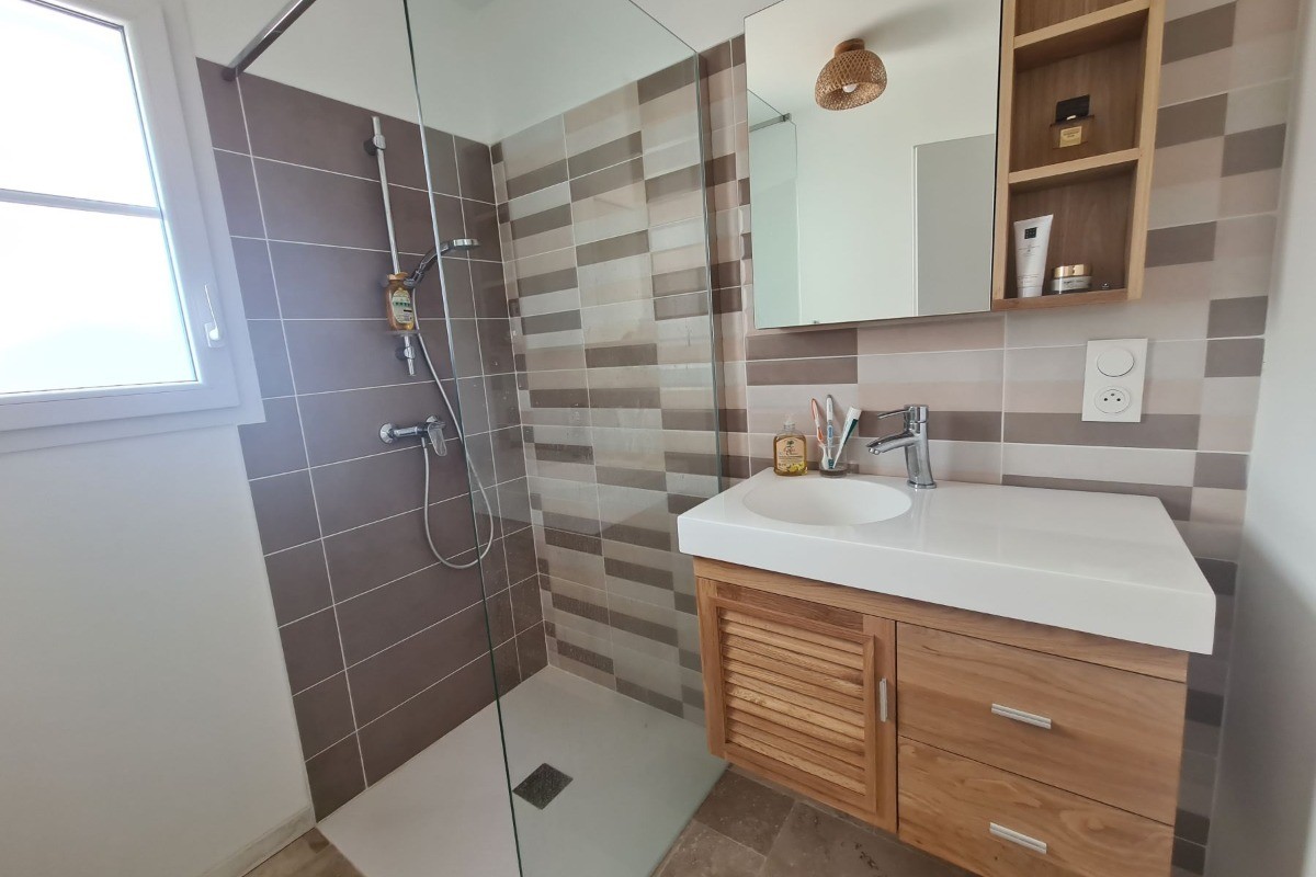 "La Clairière" avec un jardinet et un garage pour 6 personnes, à St Trojan Les Bains, sur l'ile d'Oléron, en Charente maritime.