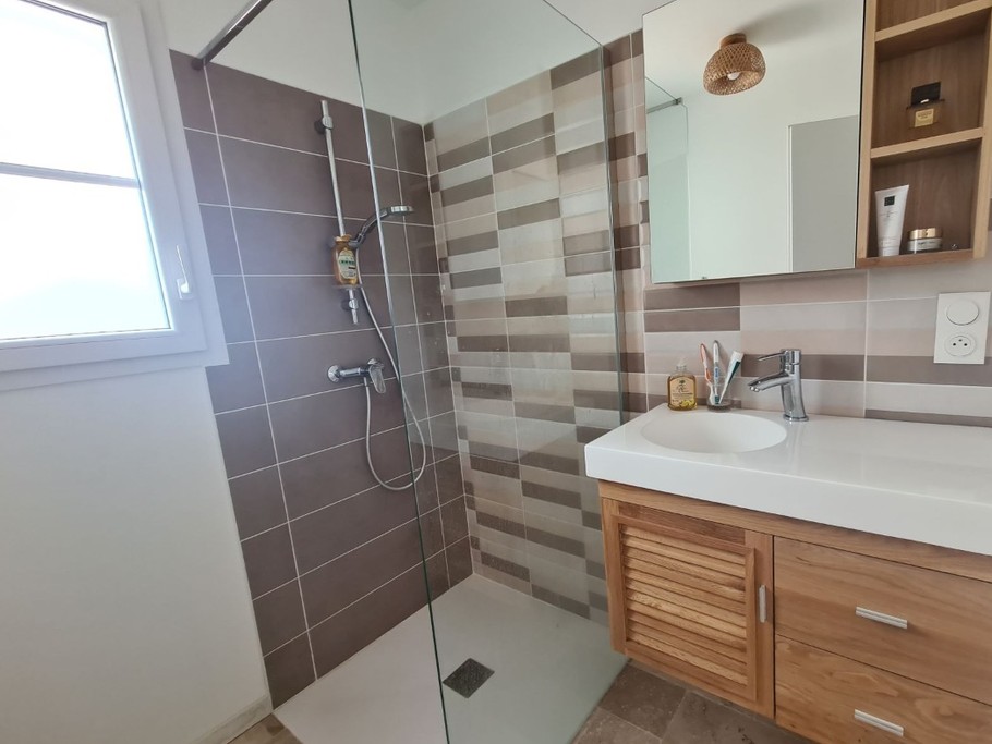 "La Clairière" avec un jardinet et un garage pour 6 personnes, à St Trojan Les Bains, sur l'ile d'Oléron, en Charente maritime.