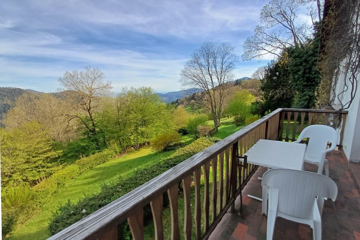 Du balcon : Vu vers le Sud-Ouest, vers Thann