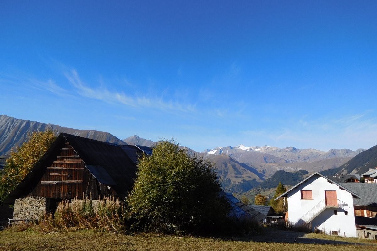 Gite Fleur de Neige - Station de ski -  Albiez Montrond en Savoie - Vue du balcon sur le glacier de l'Etendard
