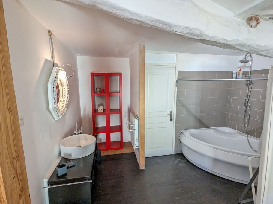 Upstairs bathroom