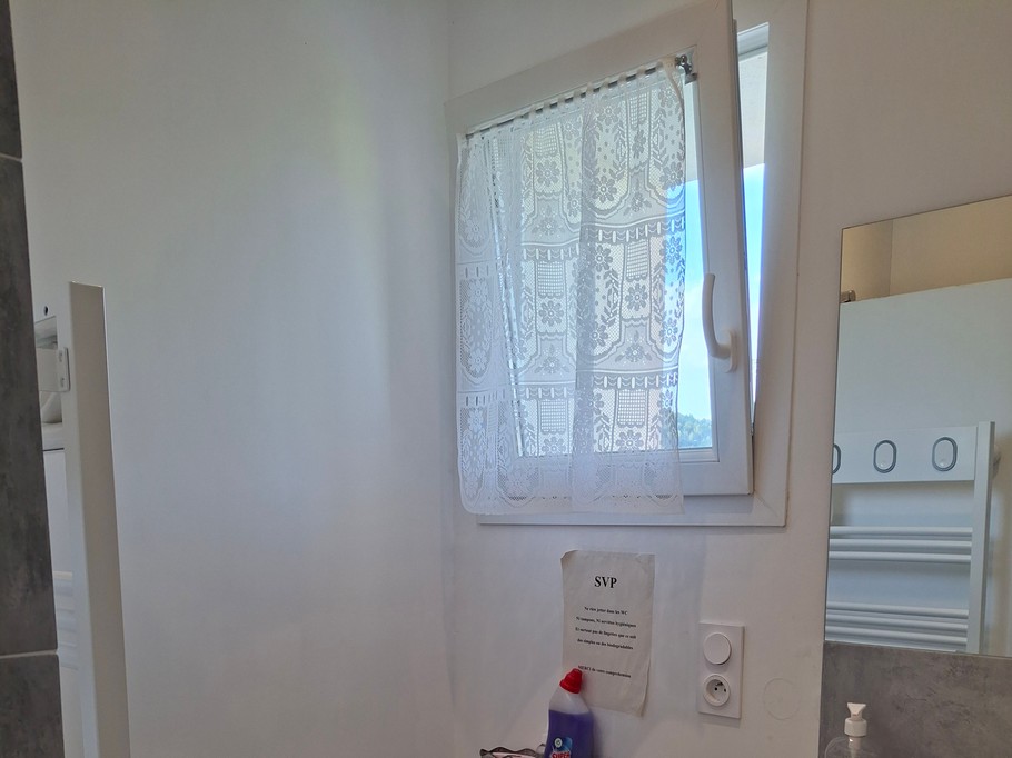 Cabanon provençal - Salle d'eau avec WC