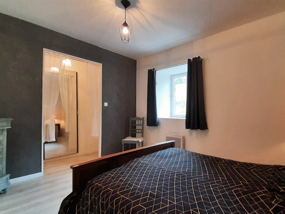 étage : chambre 1 : 1 lit 2 pers. en 140x190 cm