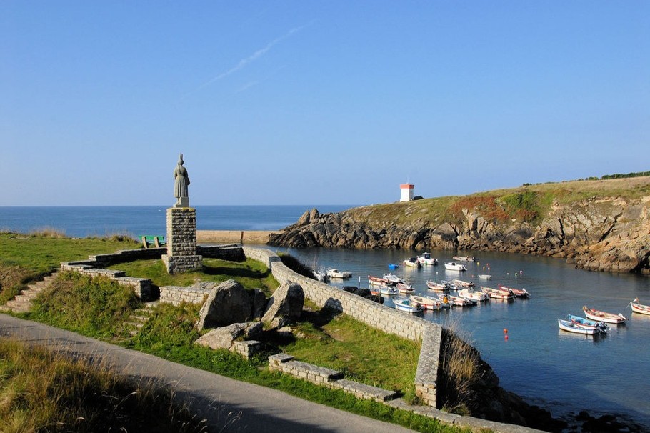 Le petit port de Pors Poulhan à Plozévet