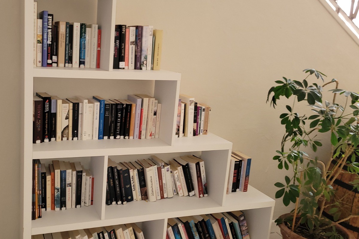 Côté bibliothèque