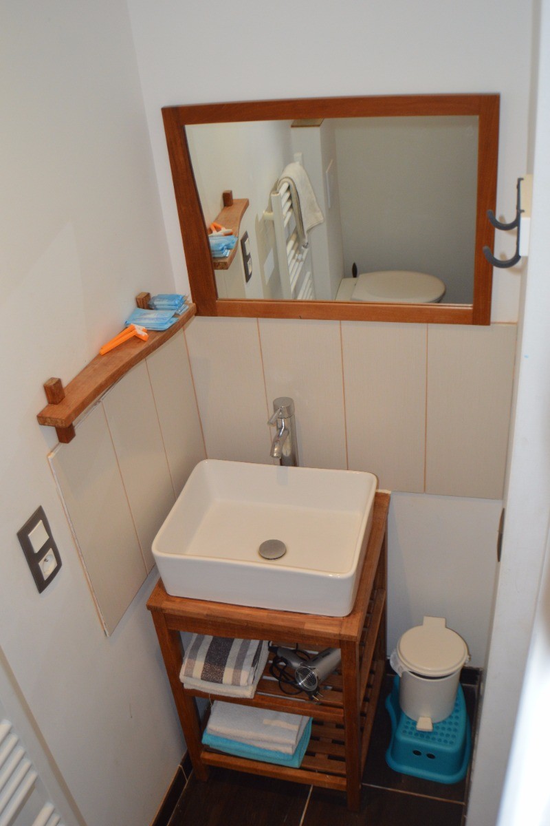 Salle d'eau - étage- Maison Bleue pour 2 personnes, proche plages, Meschers sur Gironde près de Royan