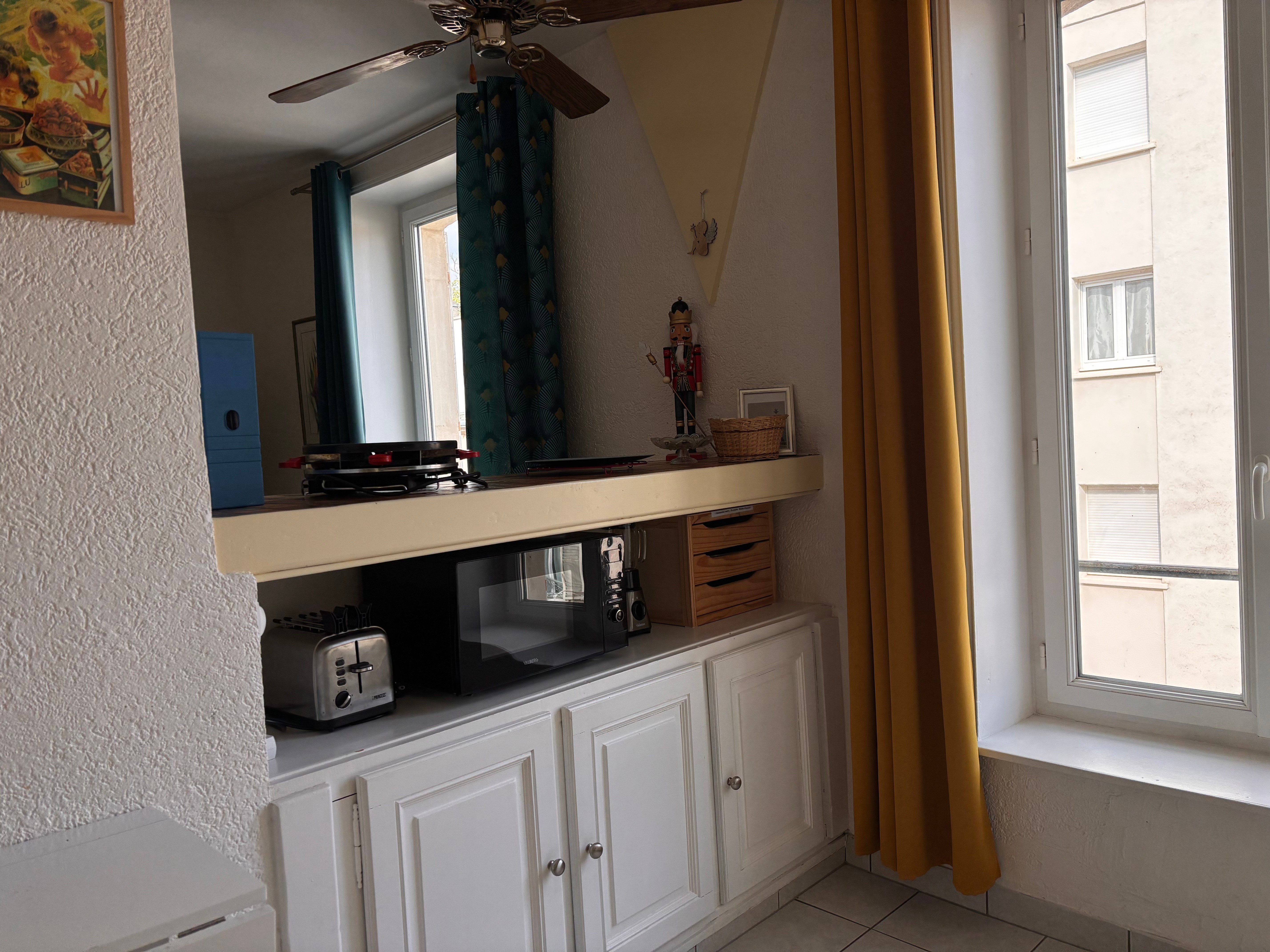 Kitchen opening onto the living room - Le Nancy Téméraire - Nancy