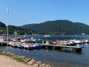 Location de bateaux et pédalos au lac - Au coteau des Xettes