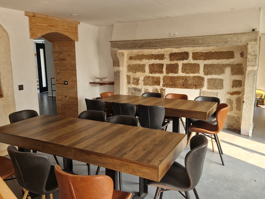 La salle à manger - Gîte Ukhutula , Vollore-Montagne , Puy-de-Dôme , Auvergne