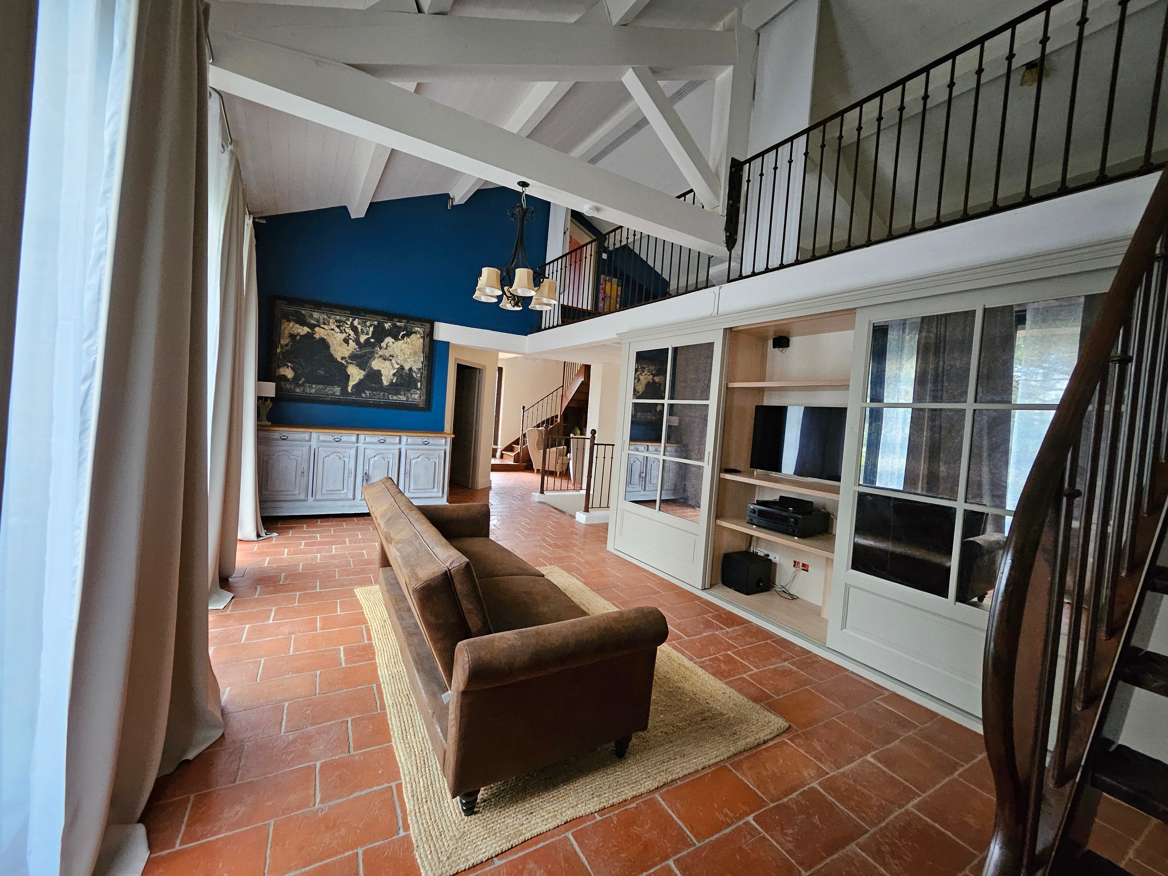 1st floor lounge