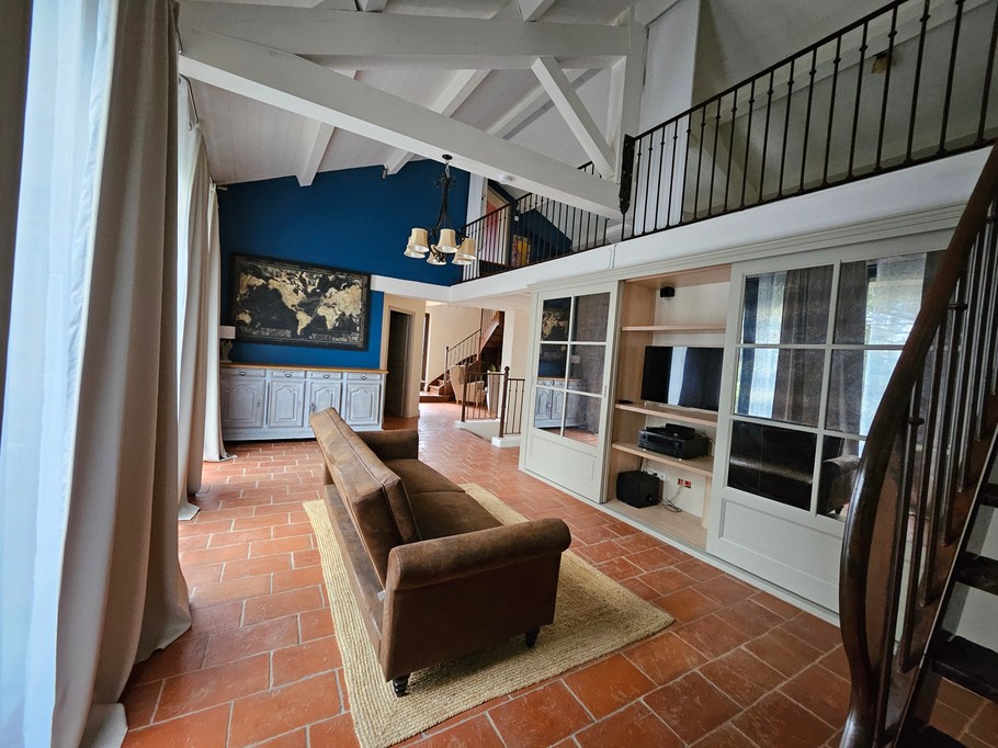 1st floor lounge