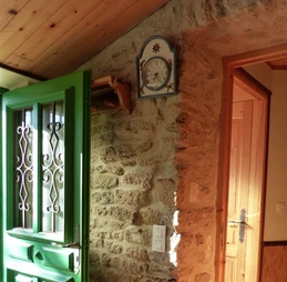 Porte principale donnant sur cuisine