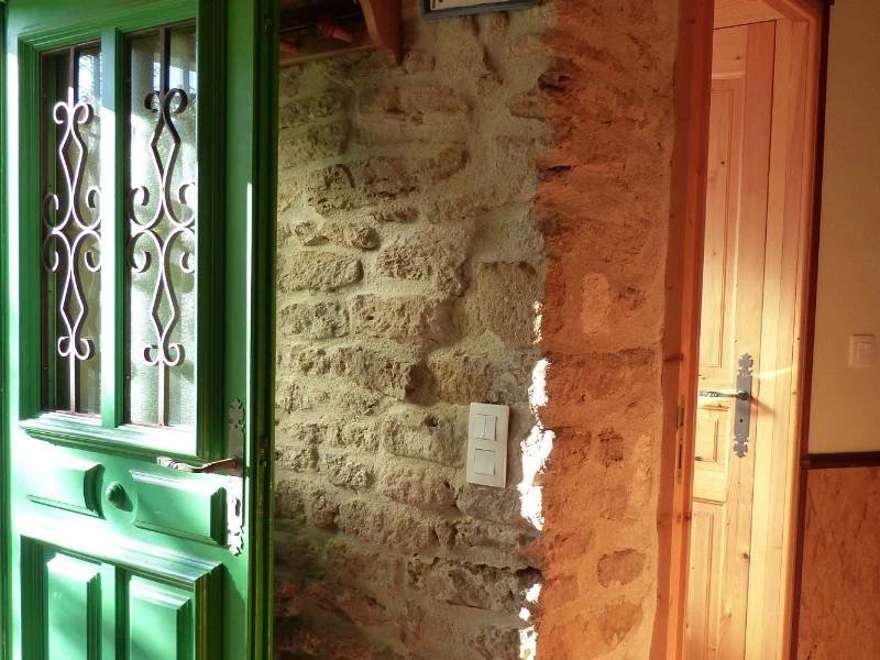 Main door to kitchen
