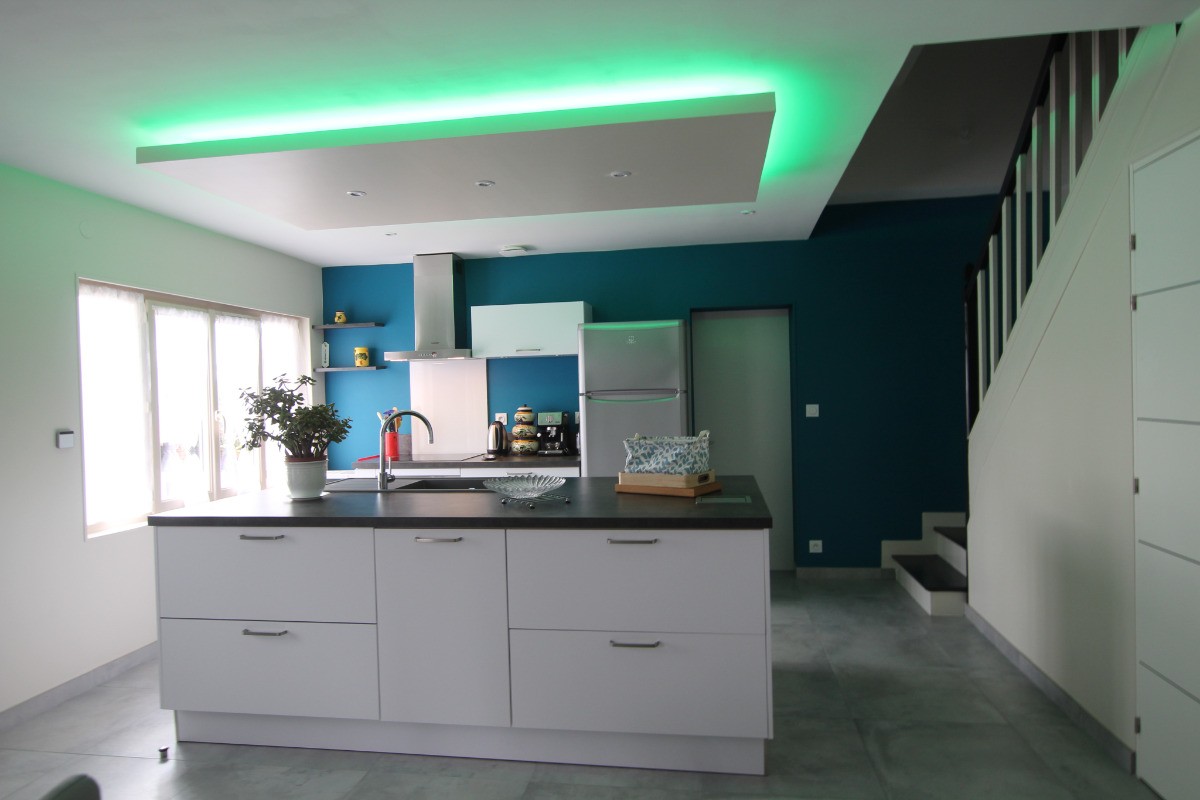 Plafond suspendu avec led plusieurs couleur