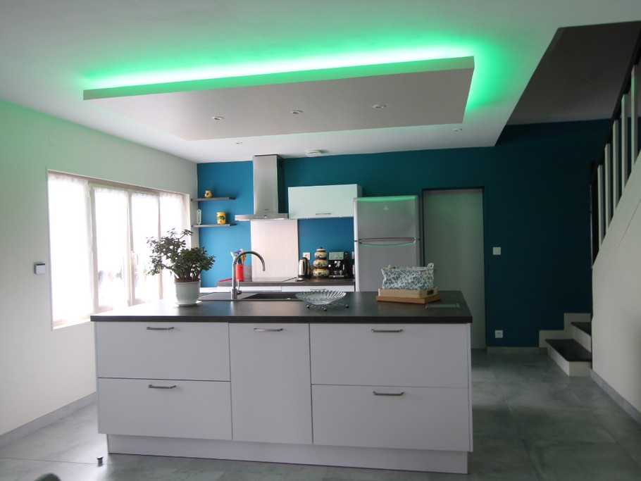 Plafond suspendu avec led plusieurs couleur