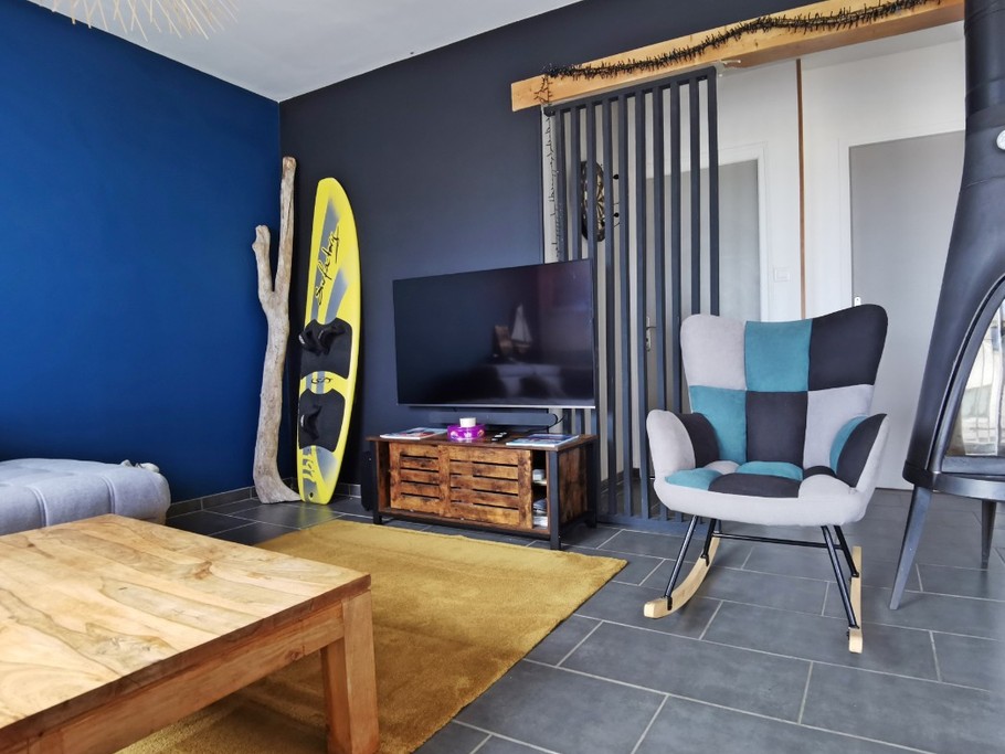 Etage 1: Salon avec poêle tipi