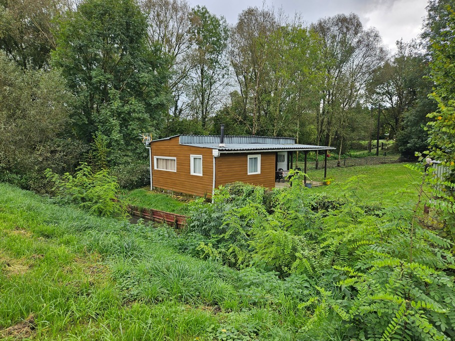 Gite au bord du Canal de l'Est et de la Meuse sauvage