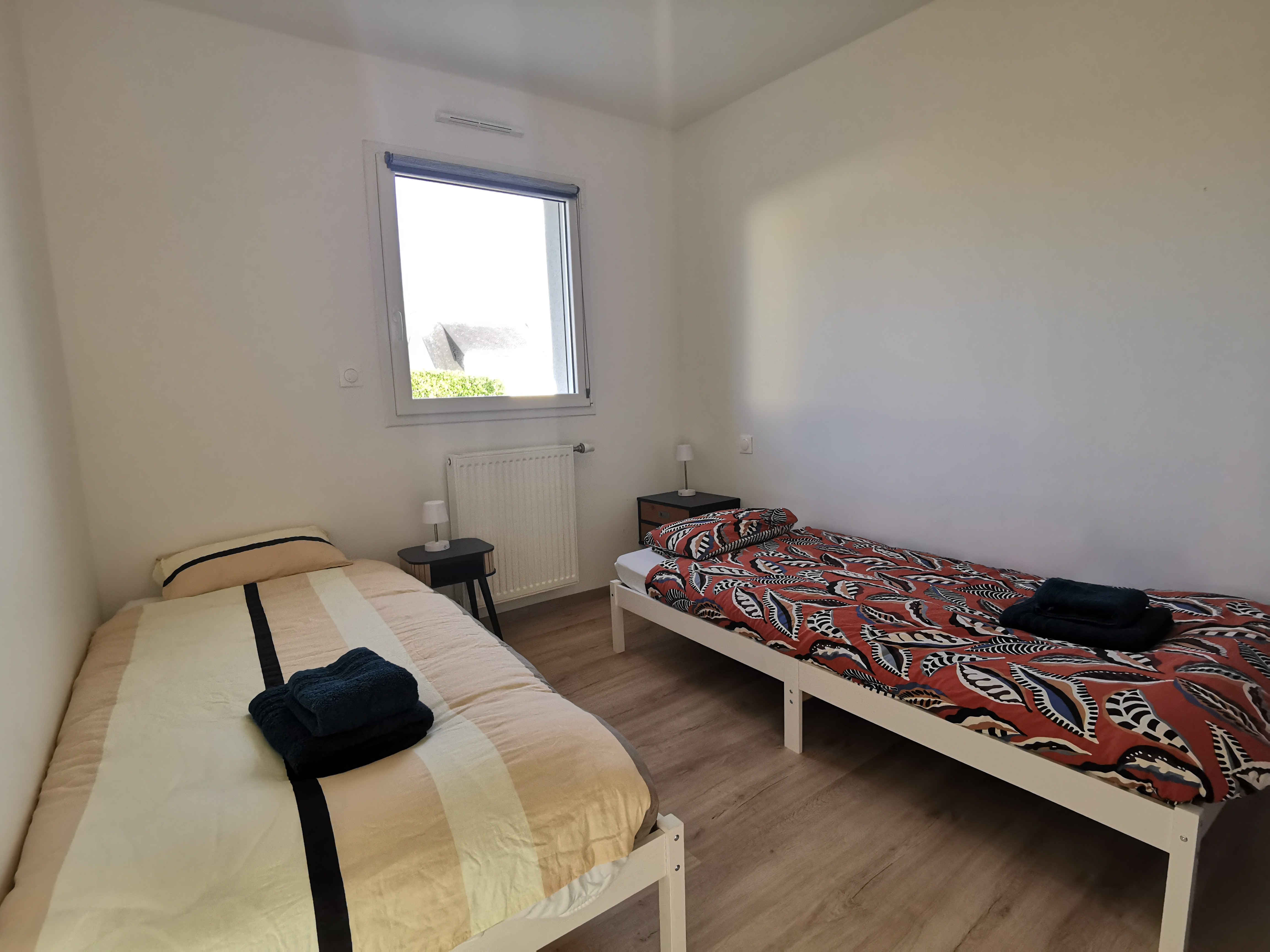 Chambre avec 2 lits 90