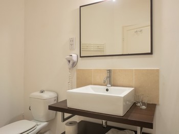 Salle de Bains - Inter communicante Chambre N°1