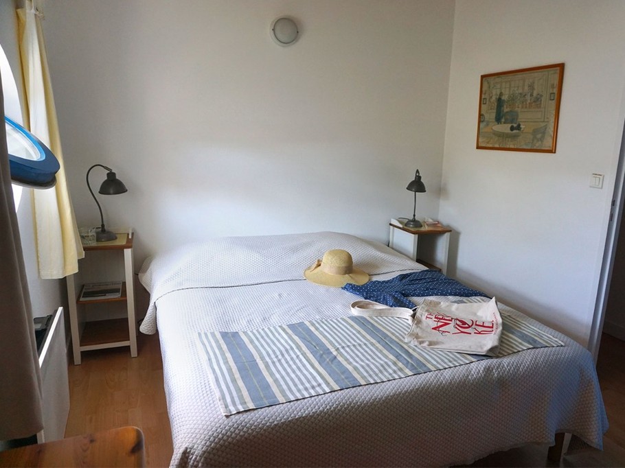 Gite Le Vanneau, près des plages à Fouras en Charente maritime, Chambre avec un lit double