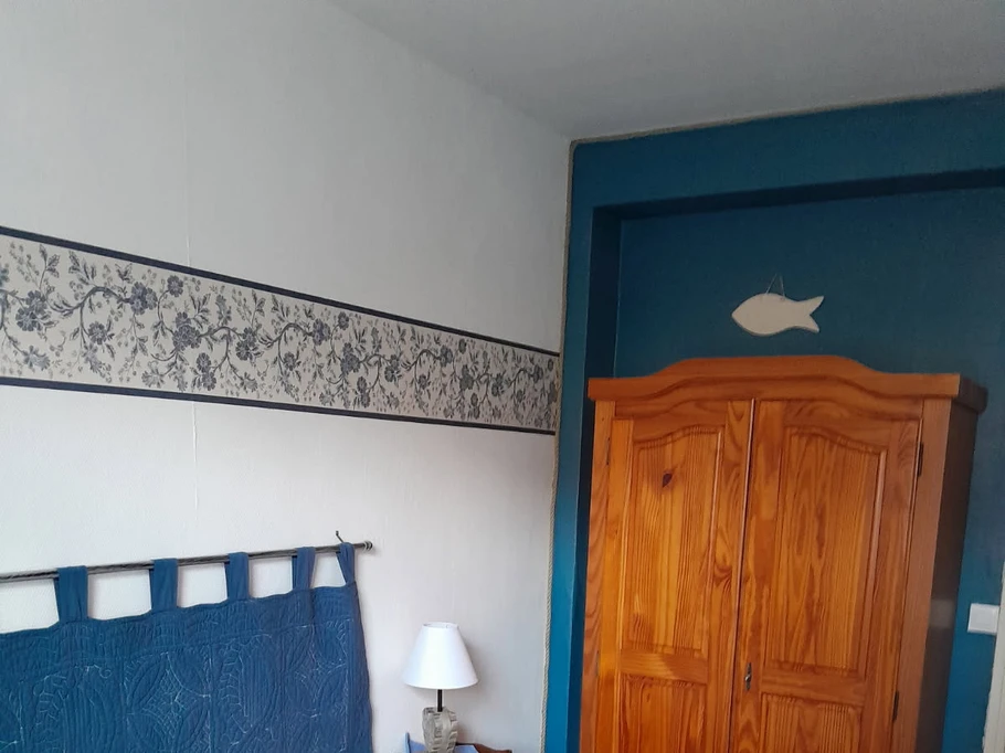 Bedroom with electric base