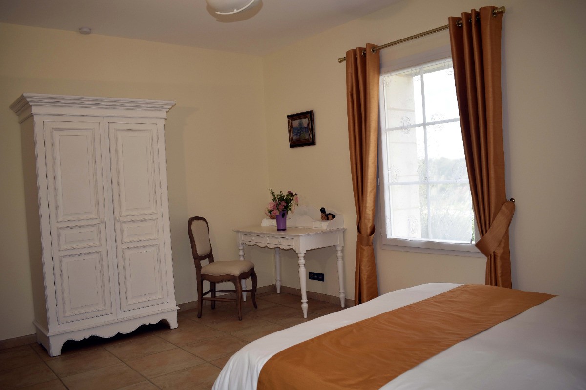 chambre Arum côté bureau