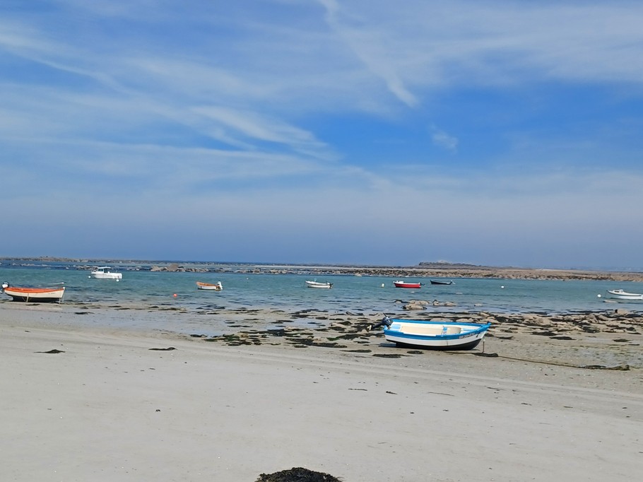 La grande plage de Kervillo à marée basse (240 m de la maison)