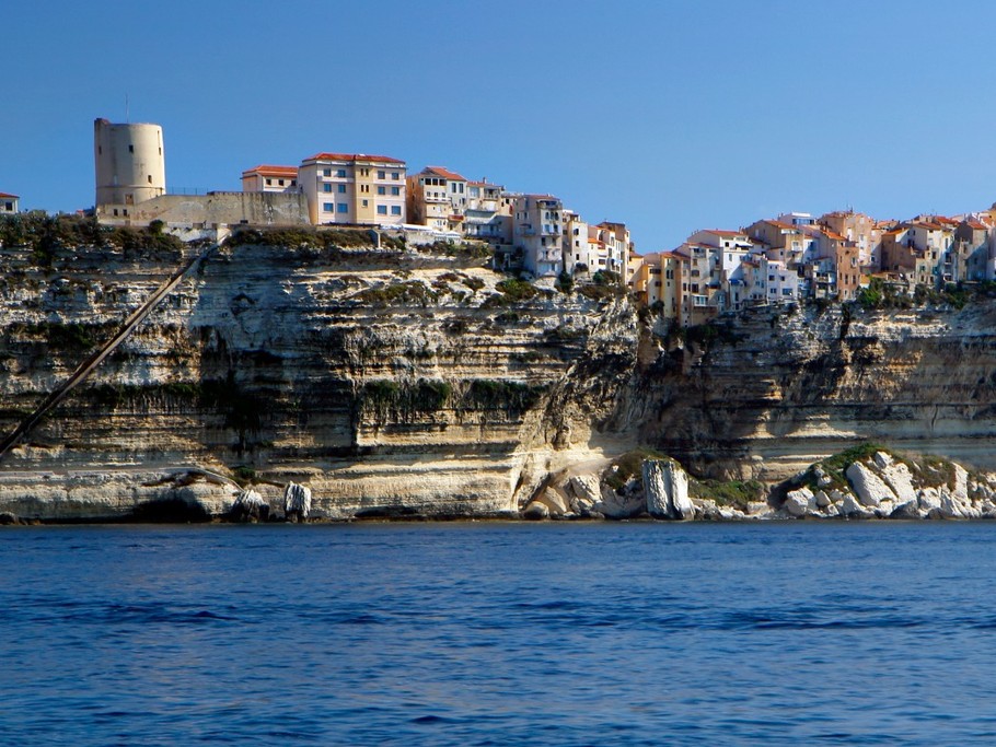 Les célèbres falaises de Bonifacio.