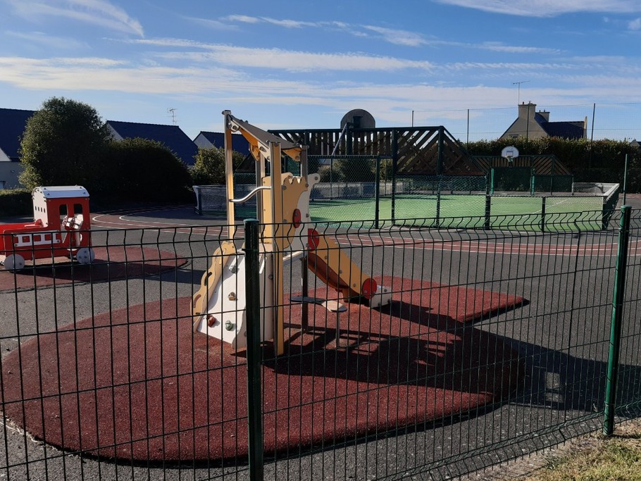 aire de jeu public à moins de 500 m