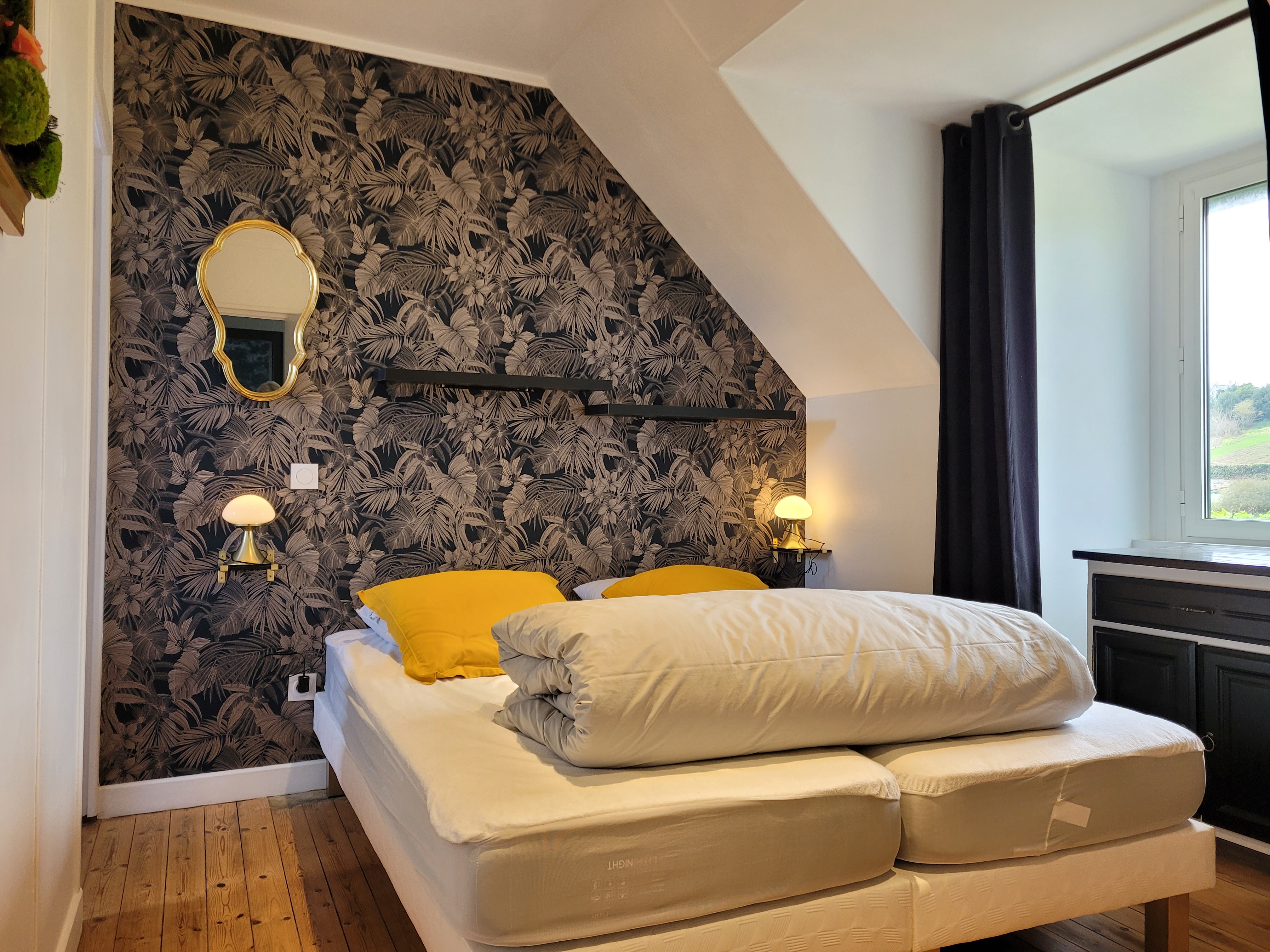 l'Ancre Violette, Bantas, Ploubazlanec, Loguivy, bedroom upstairs level 2, bed 160