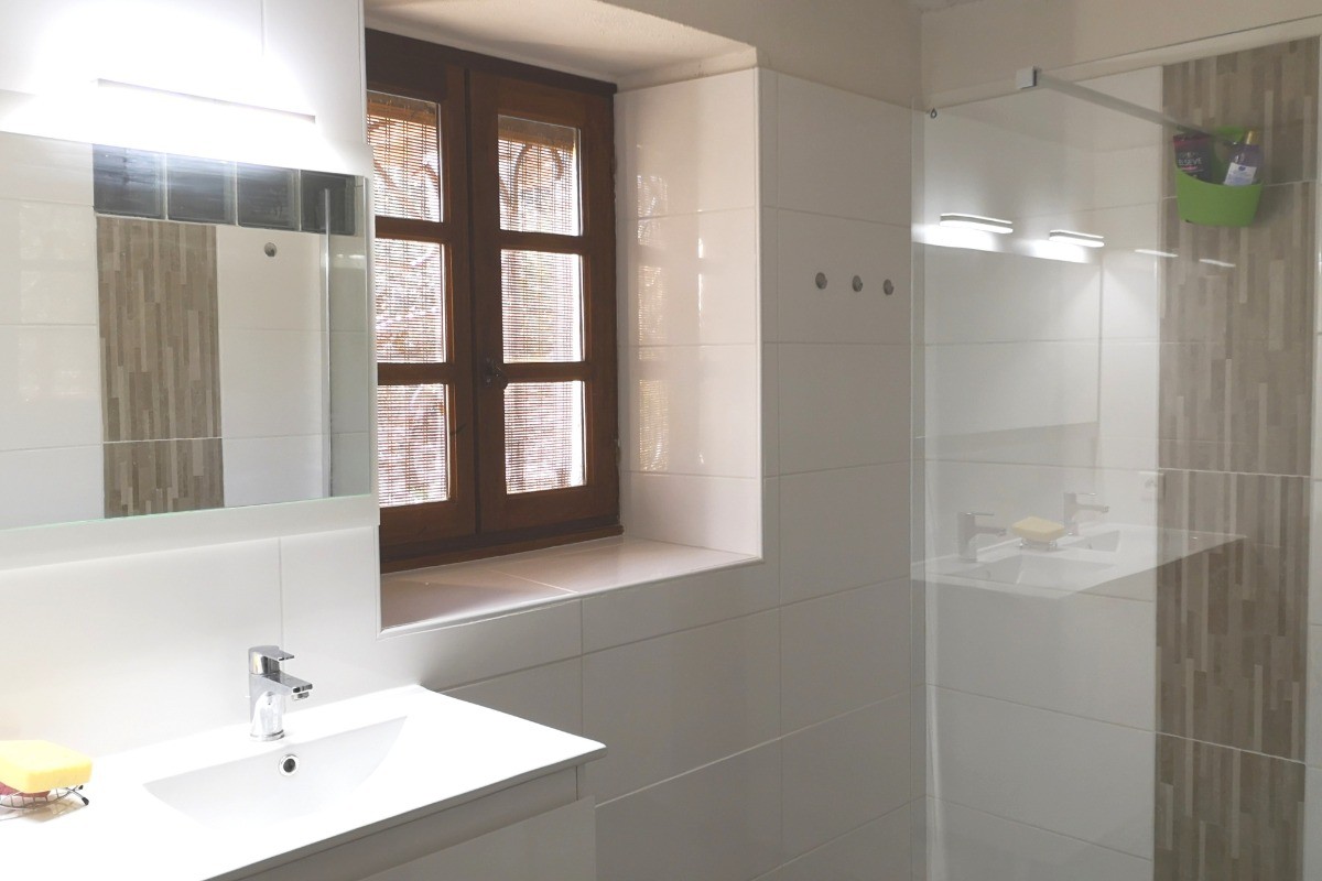 nouvelle salle d'eau  1 avec douche italienne