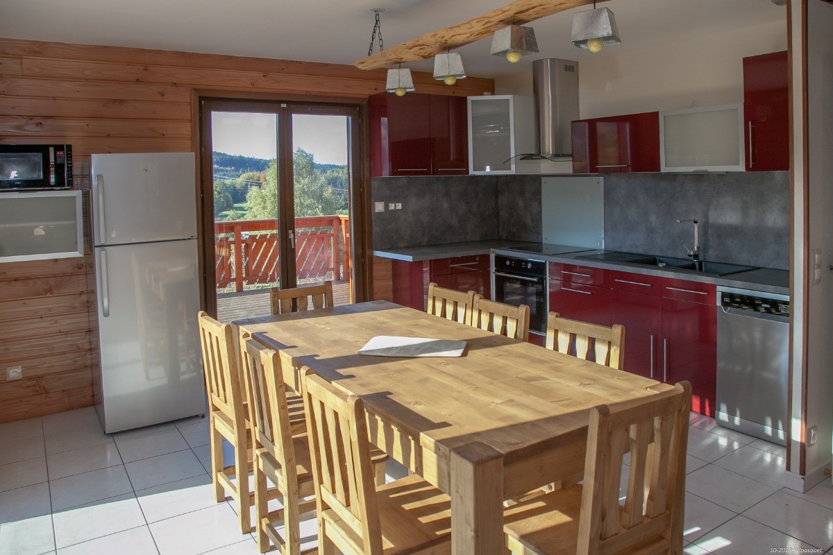 salle à manger et cuisine