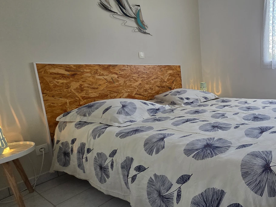 160 x 200 bed
