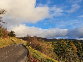 La route pour venir à l'automne