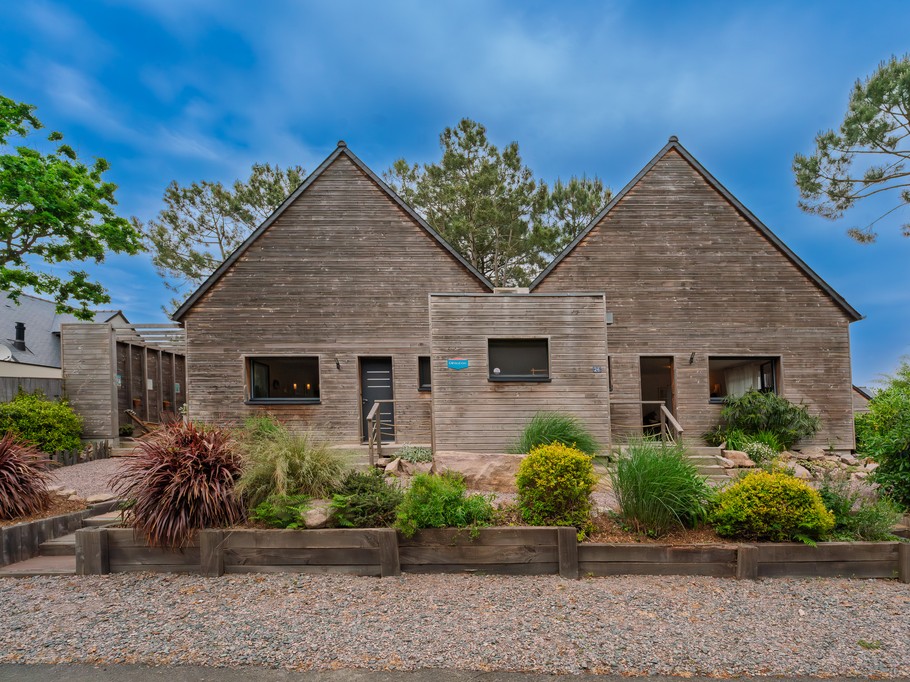 House car park, street view