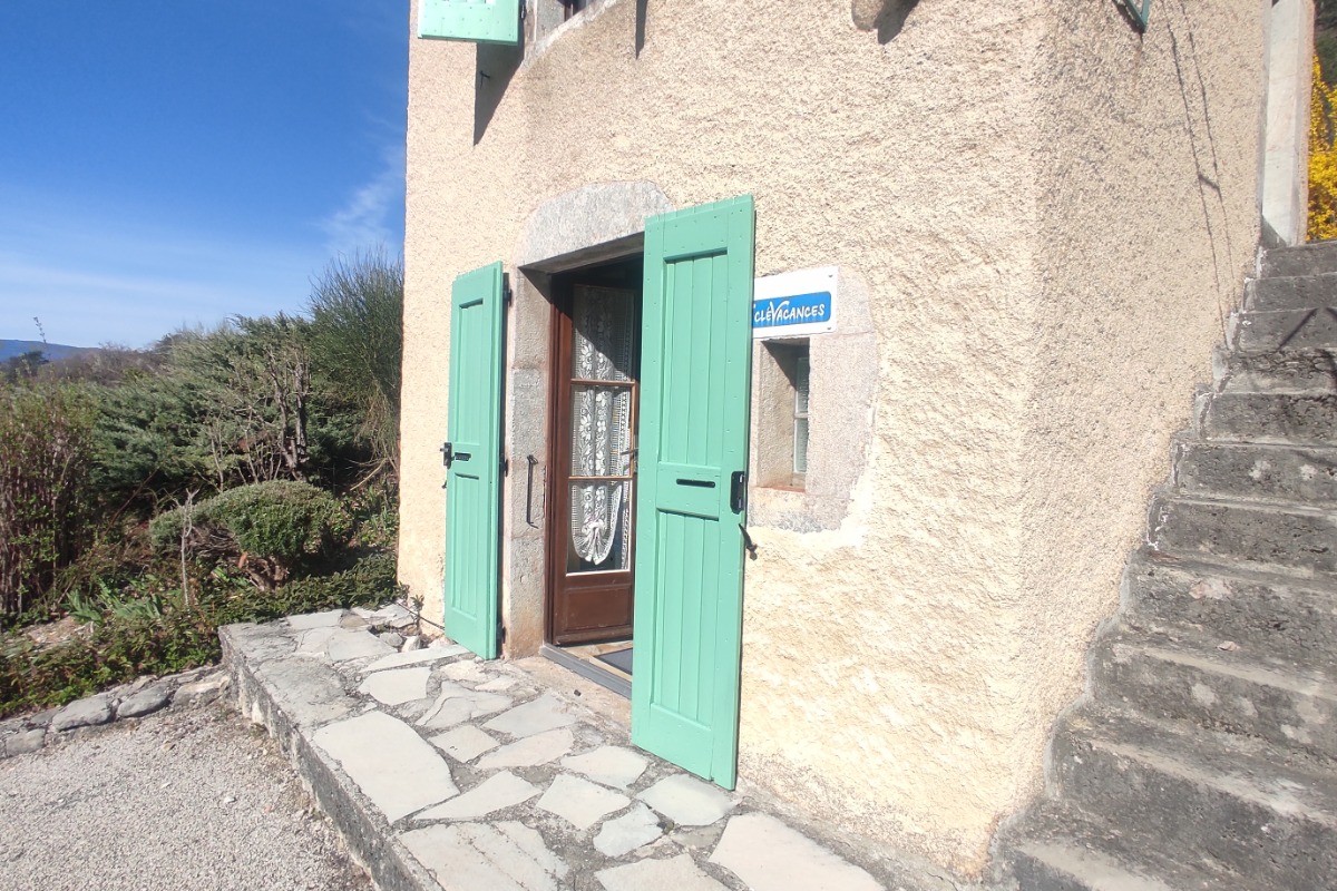 Gîte les Lavandes - Mrs Lambert - Façade