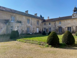 Cour intérieure - Façade Sud et Ouest - Château de Ville au Val