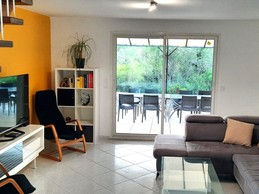 Salon avec télévision et Wifi _ Villa Nature au Soleil