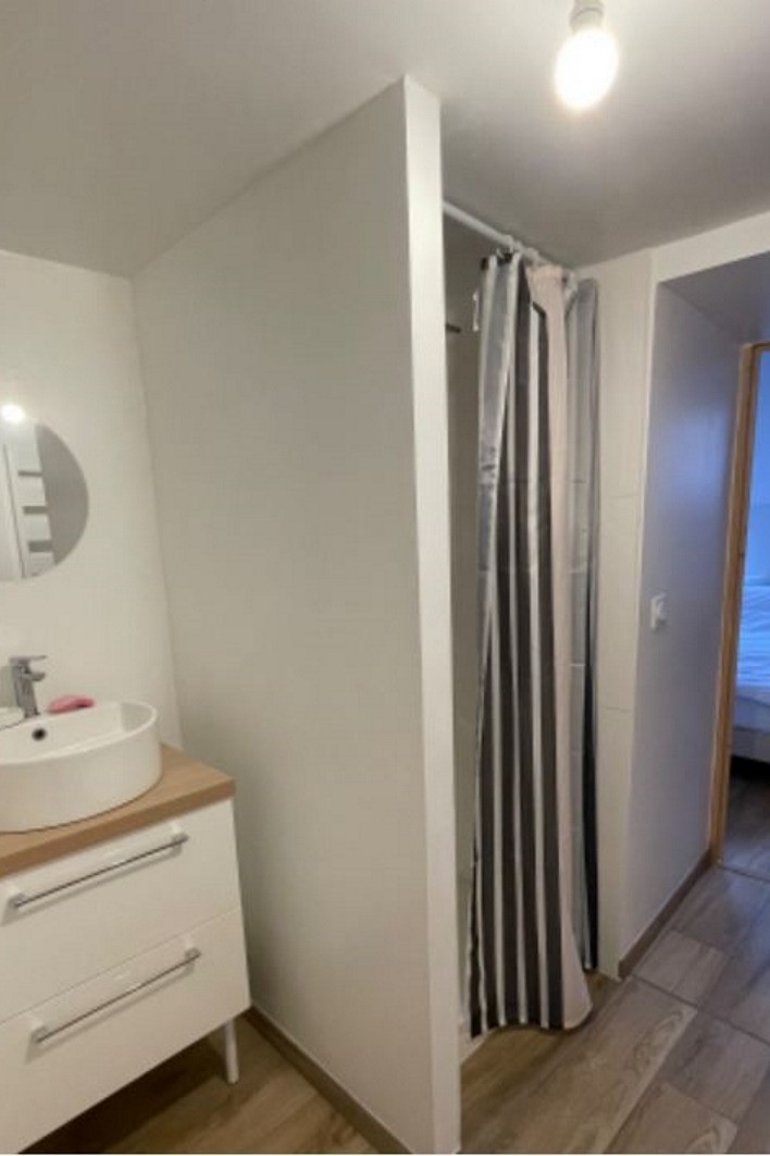 Salle de Bain privative RDC