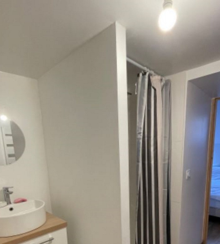 Salle de Bain privative RDC