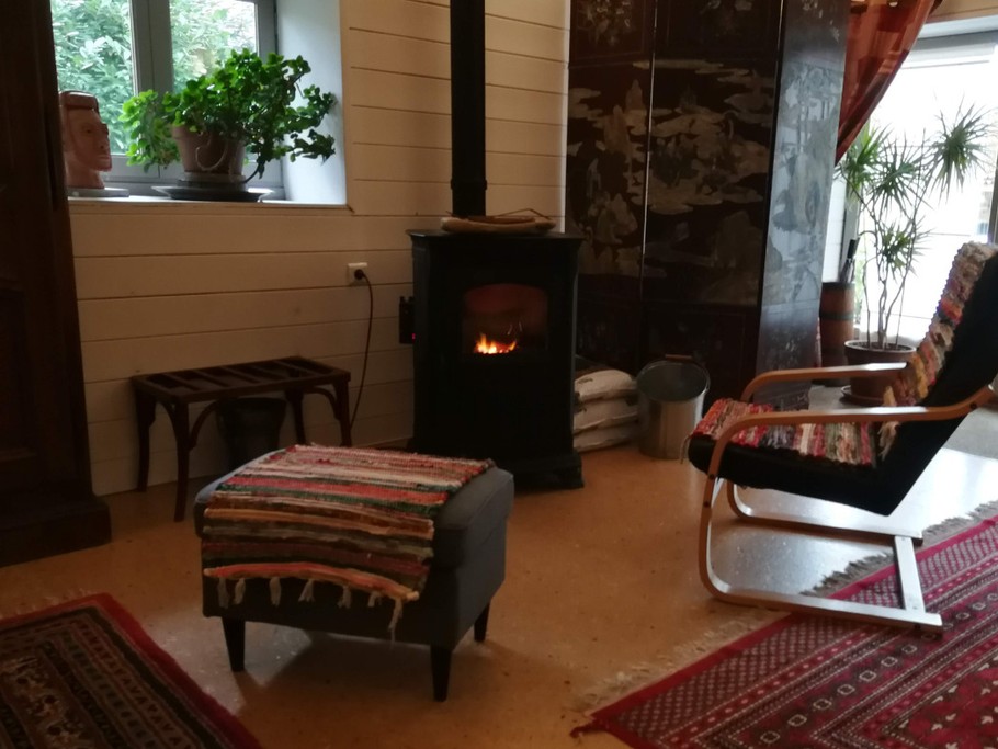 Autour du poêle à granules