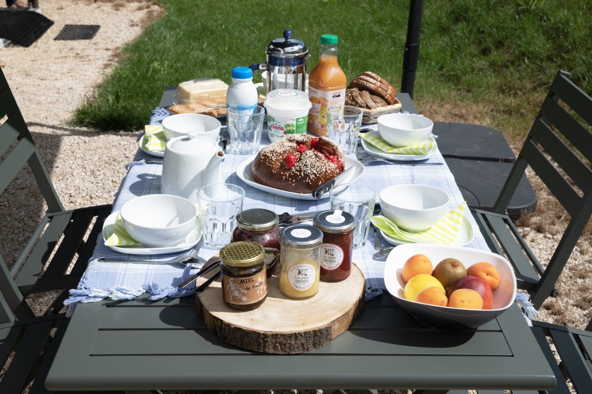 Petit déjeuner en extérieur
