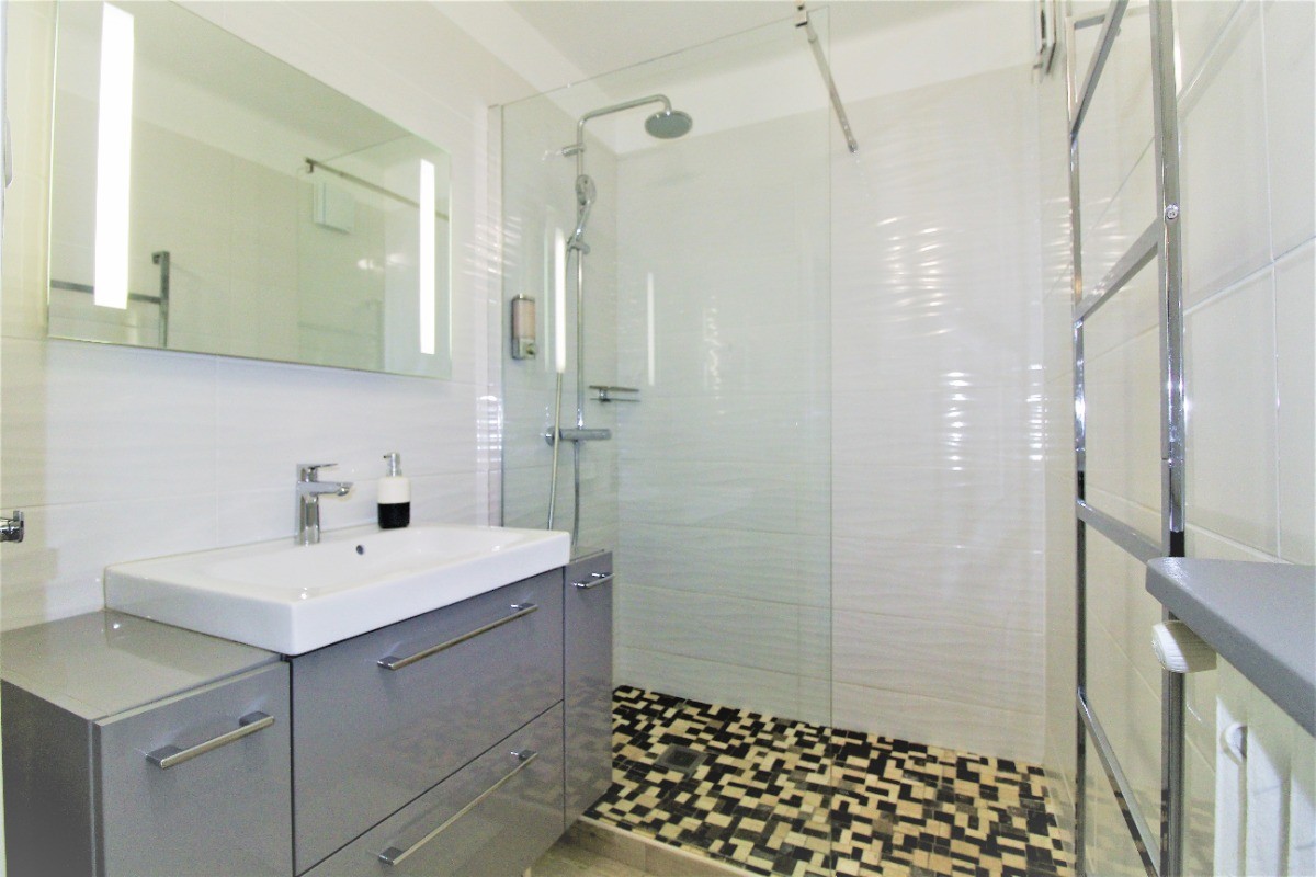 Salle d'eau, équipements Grohe.