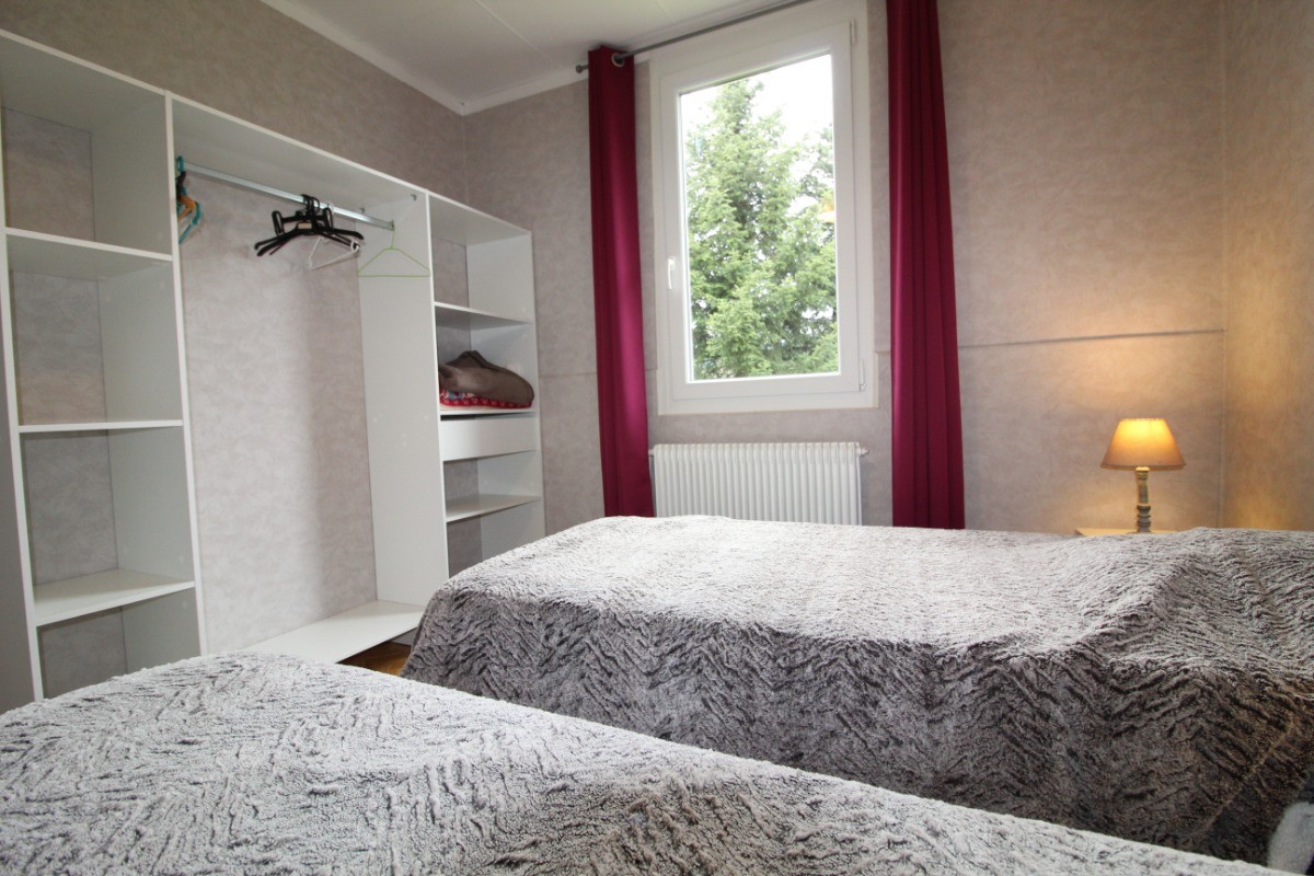 Chambre n°1 : 2 lits 90x190 - Gîte Chez Lucie