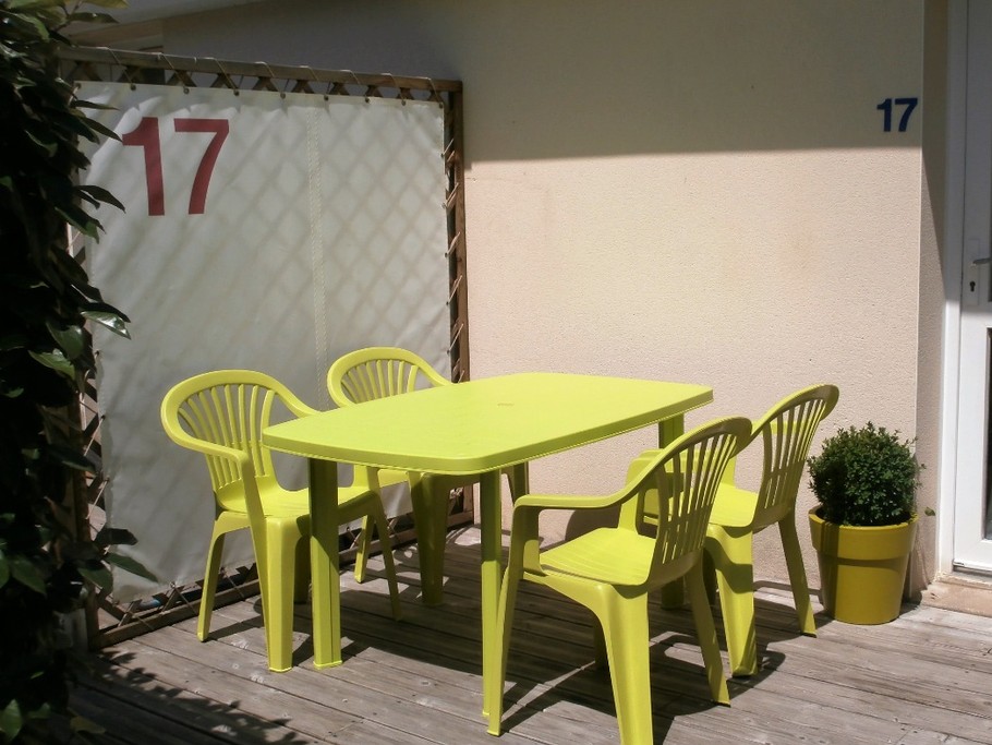 la terrasse ensoleillé côté jardin