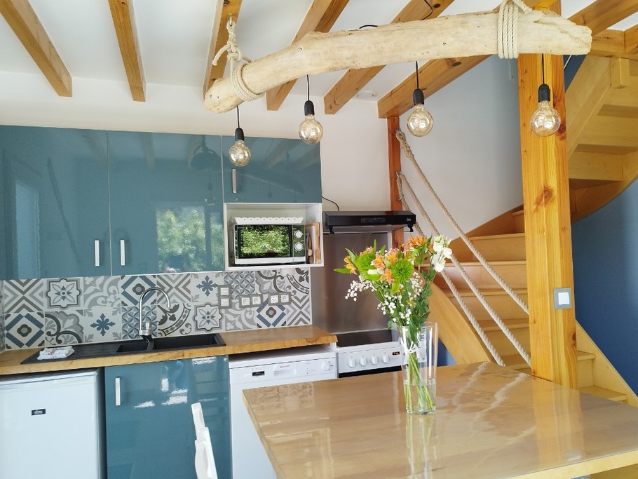 Espace cuisine, séjour ouvert