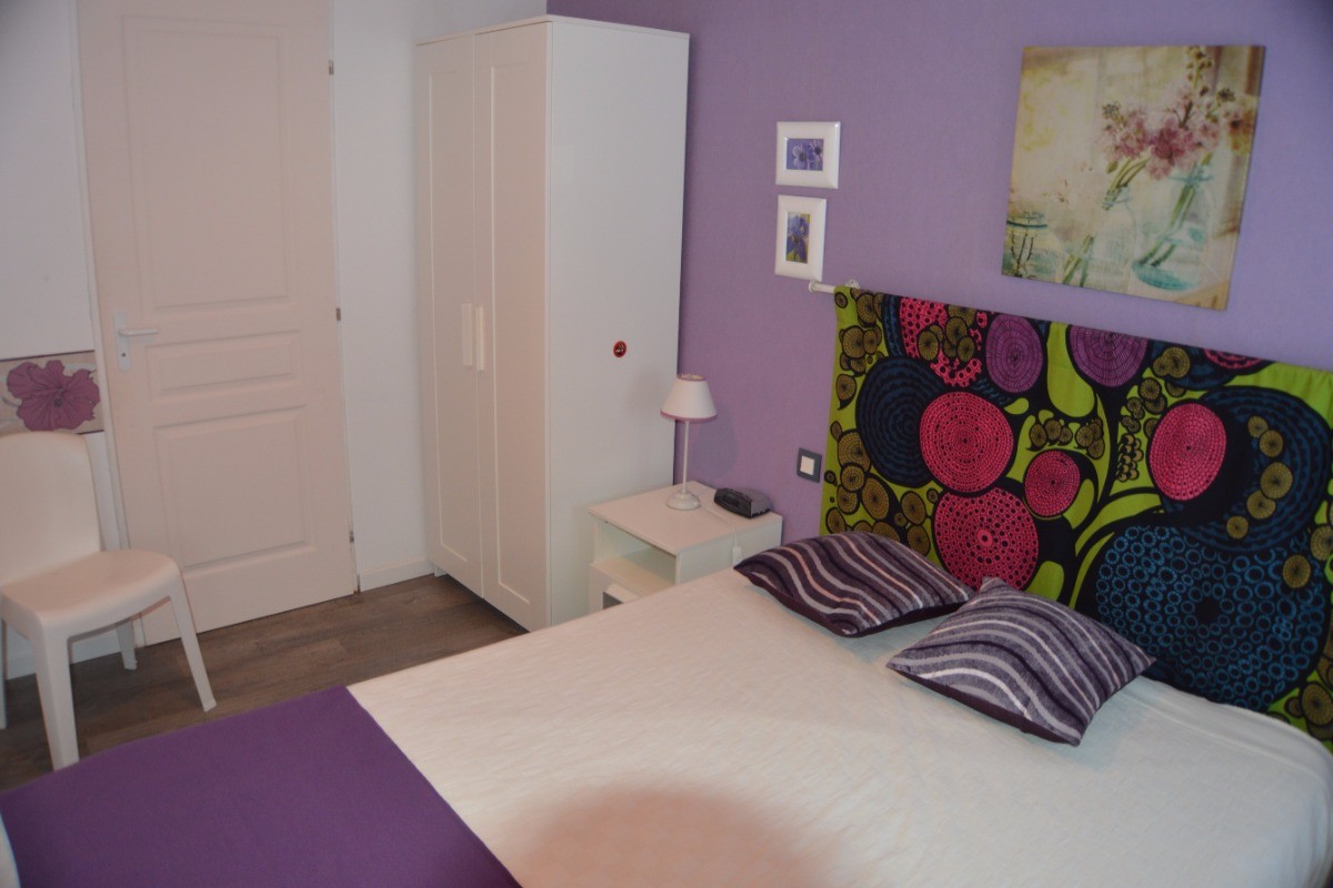 Chambre mauve - Maison Grise pour 5 personnes, proche plages, Meschers sur Gironde près de Royan