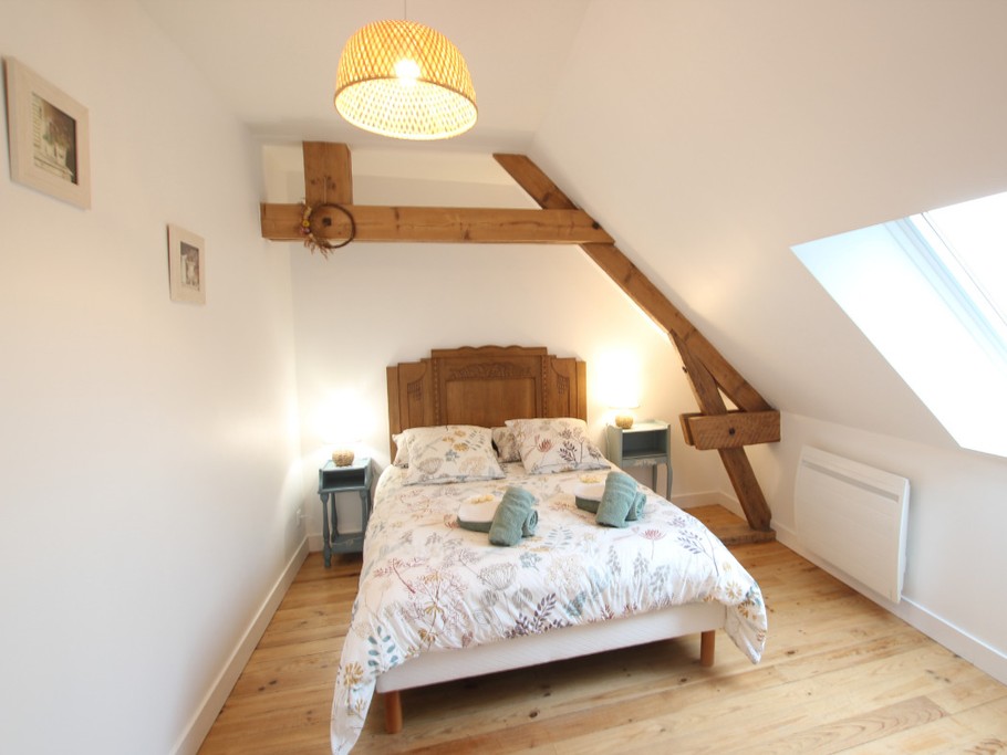 Chambre lit 140 à l'étage
