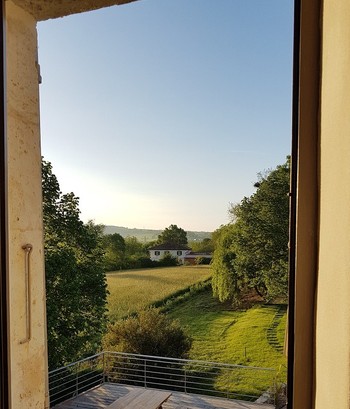 La vue depuis la chambre sur les collines de Justian