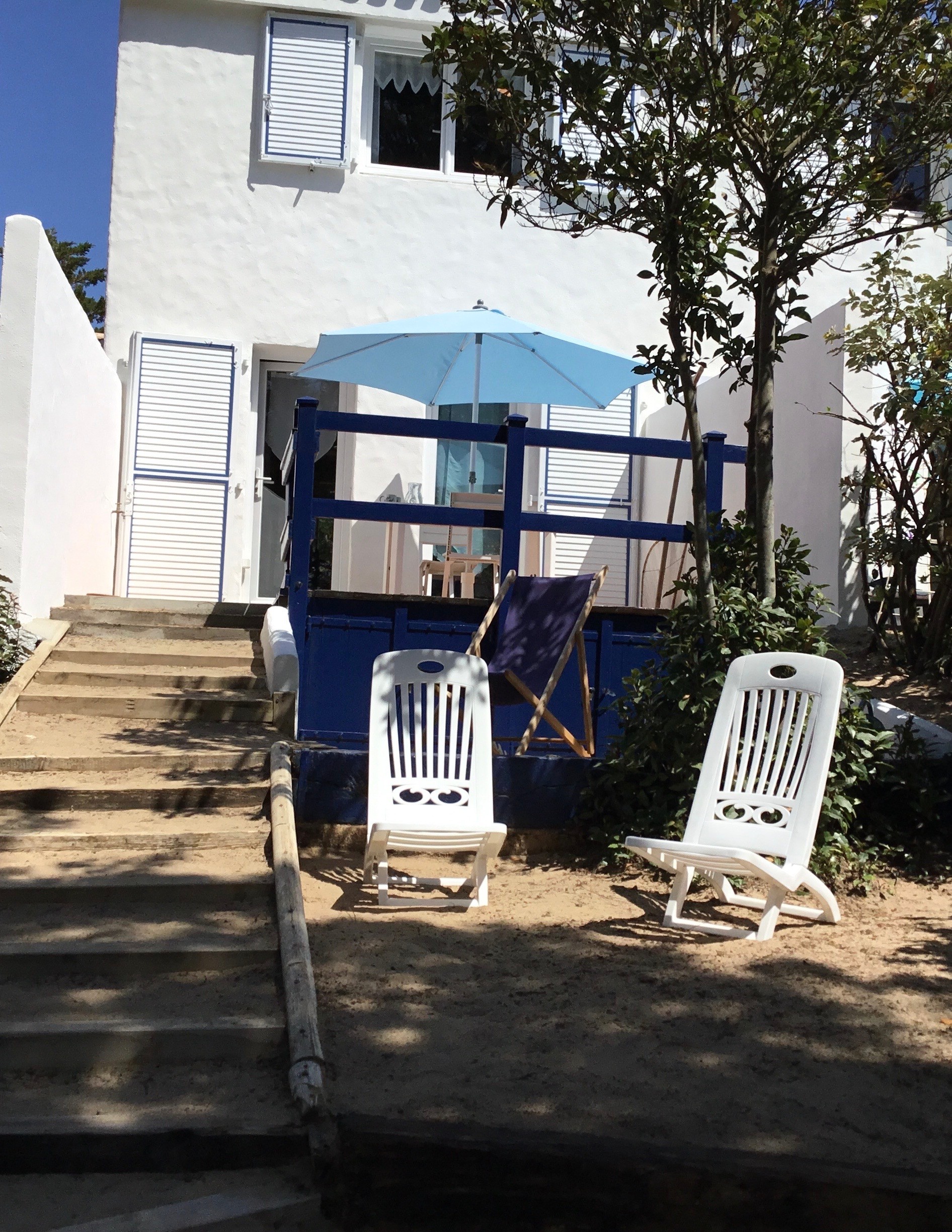 Terrasse arrière dans la pinède